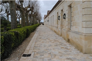 French Limestone Pierre De Limeyrat Split Cobblestones French Limestone Pierre De Limeyrat Split Cobblestones