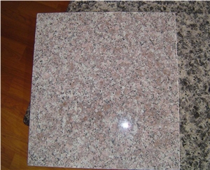 Chinese G687 Peach Red Granite Slabs