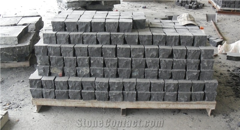 Austral Black Basalt Cubes Cobblestone Paver Mats