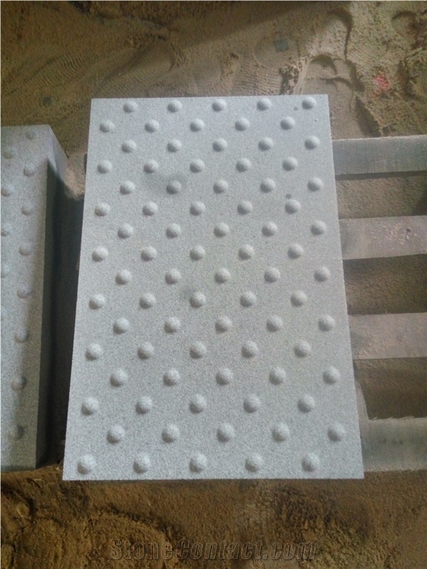G684 New Black Pearl Basalt Tactile Paving Stone