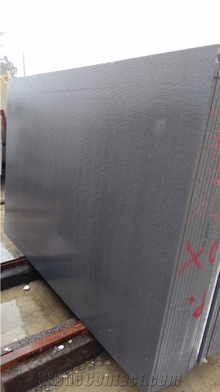 Pietra Basaltina Tipo Classico 2cm Raw Slabs