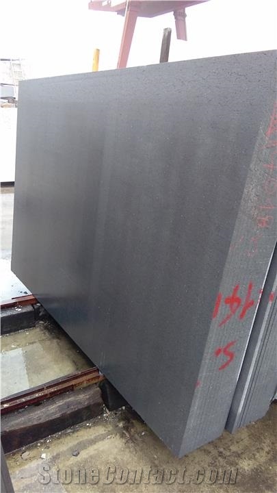 Pietra Basaltina Tipo Classico 2cm Raw Slabs