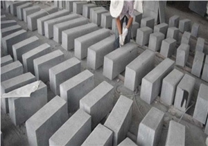 China Grey G654 Bush Hammered Kerb Stone