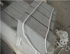 China Grey G654 Bush Hammered Kerb Stone
