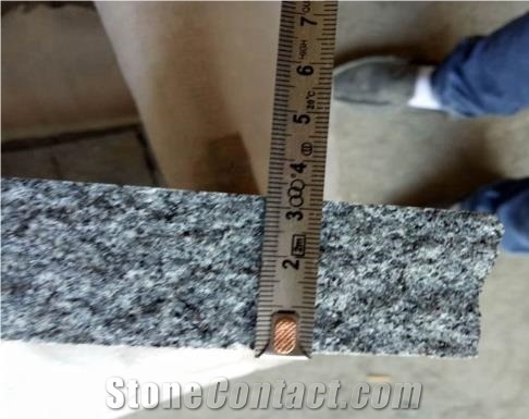 China Sesame Grey Granite Flame Cube Paving Stone