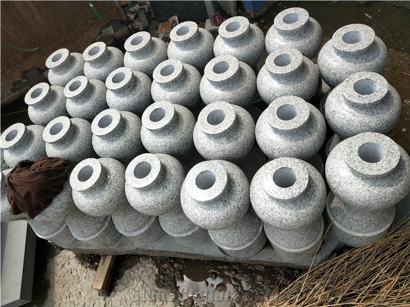 Tombstones" Vase Sesame White Vase Big Grey Vase