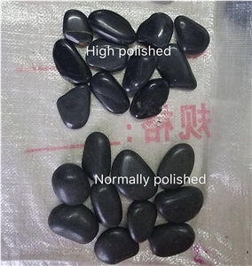 China Black Polished Pebbles River Stone Paving