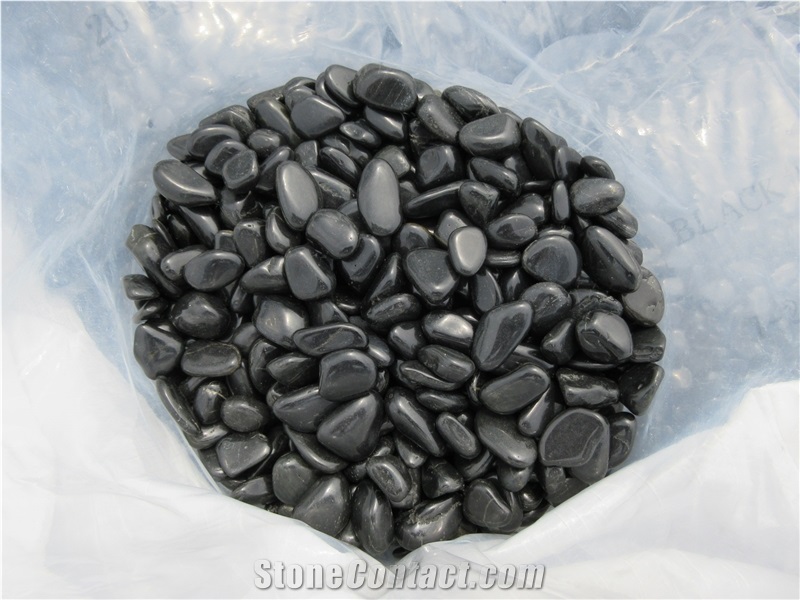 China Black Polished Pebbles River Stone Paving