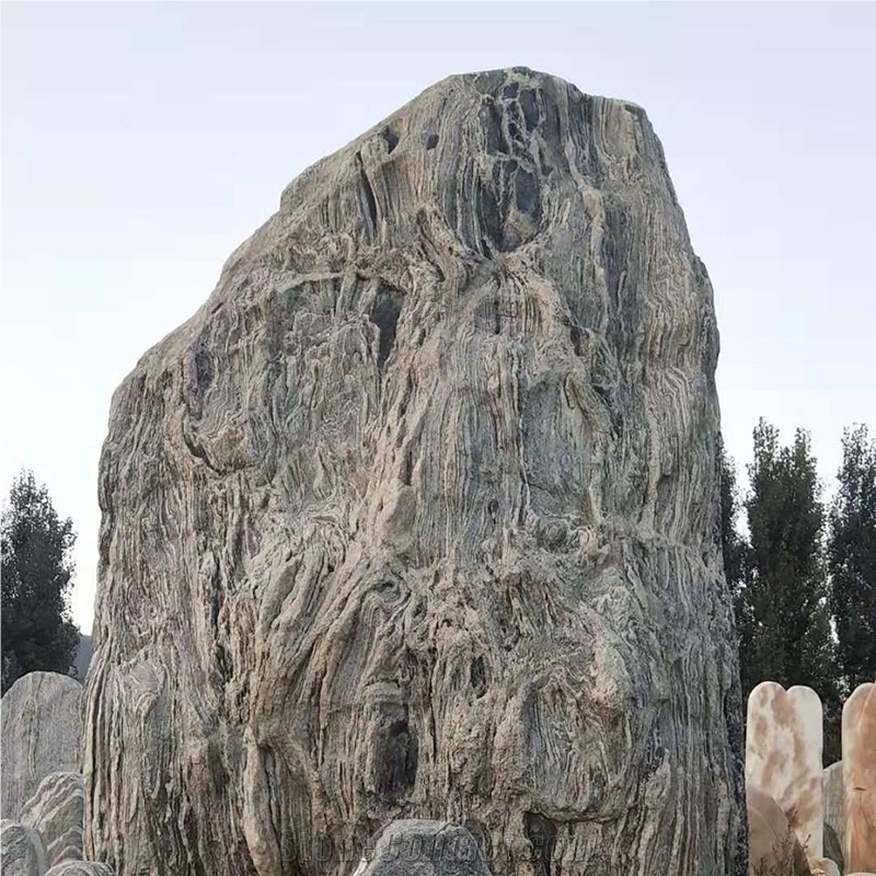 Rock Stone Water Feature Using Garden Landscaping