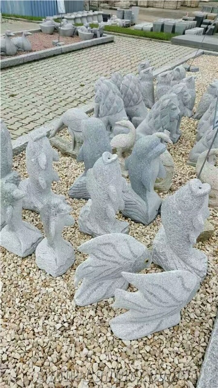 Carving Animals Fish in Garden for Decoration