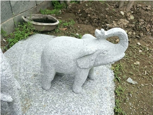 Carving Animals Fish in Garden for Decoration