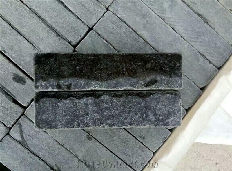 China Dark Blue Limestone Tumbled Tiles in Paving