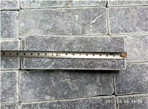 China Dark Blue Limestone Tumbled Tiles in Paving