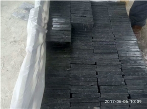 China Dark Blue Limestone Tumbled Tiles in Paving