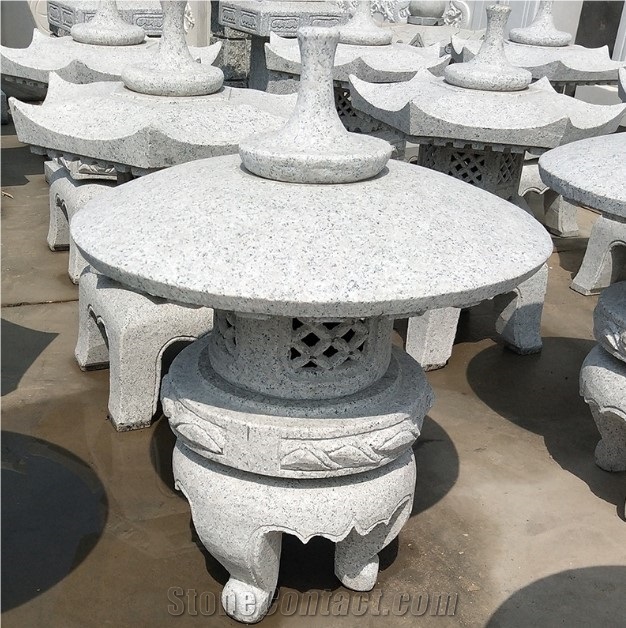 Japanese Garden Stone Lantern for Landscaping