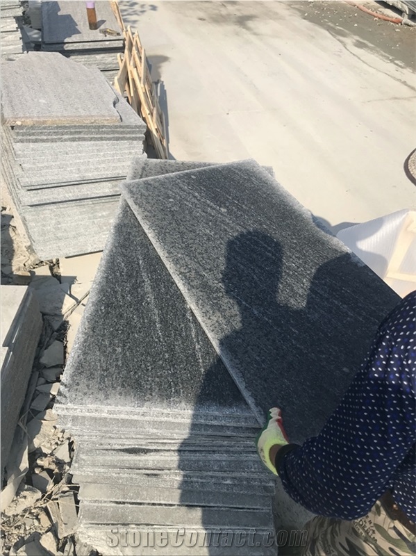 Mountain Grey Stone Free Size Flamed Granite Tiles