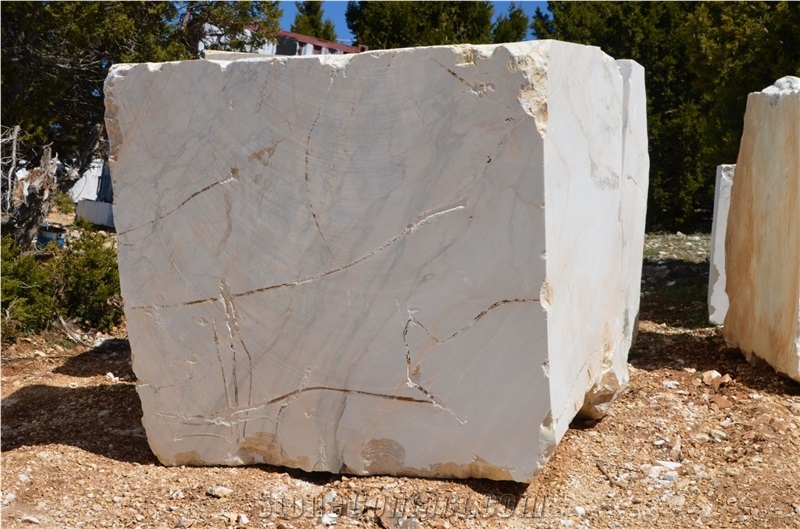 Akmonia White Marble Blocks
