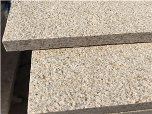 China G682 Rusty Yellow Granite Flooring Tiles