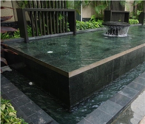 China Polished Gem Green Granite Slabs For Wall