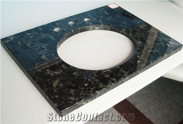 Lundhs Emerald Green Pearl Granite Countertop