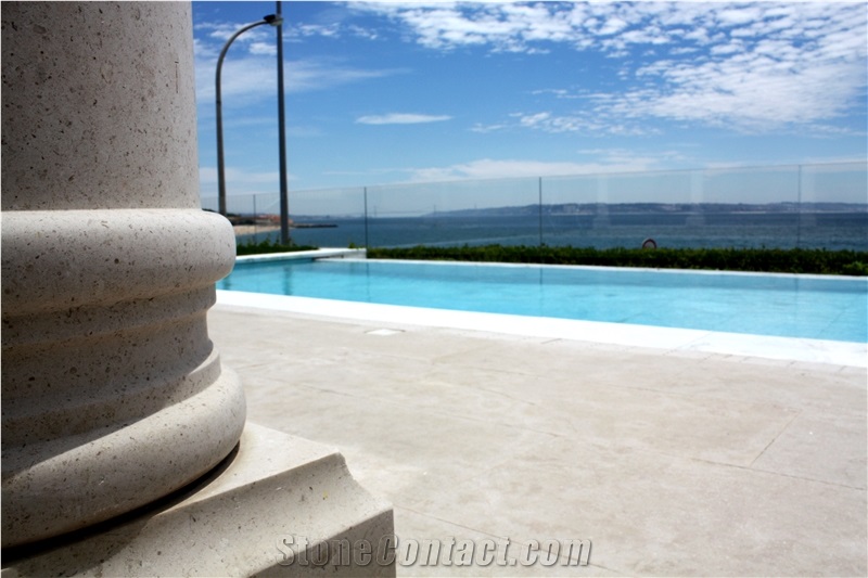 Moleanos Beige Limestone Column