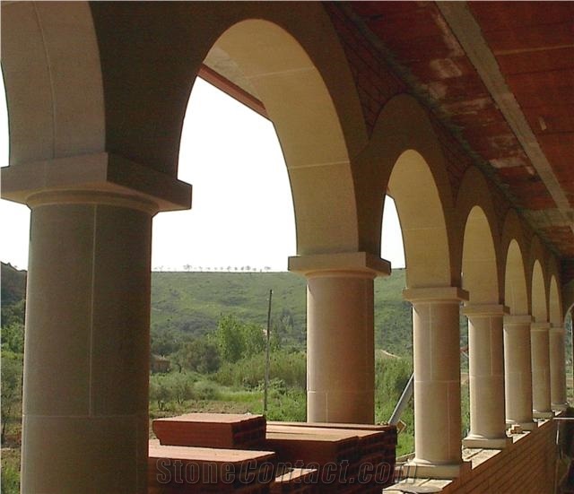 Piedra Alcaniz Column- Crema Alcaniz Arches