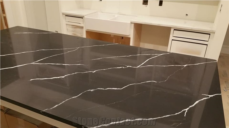 Calacatta Lucca Quartz and Obsidian Quartz Counter