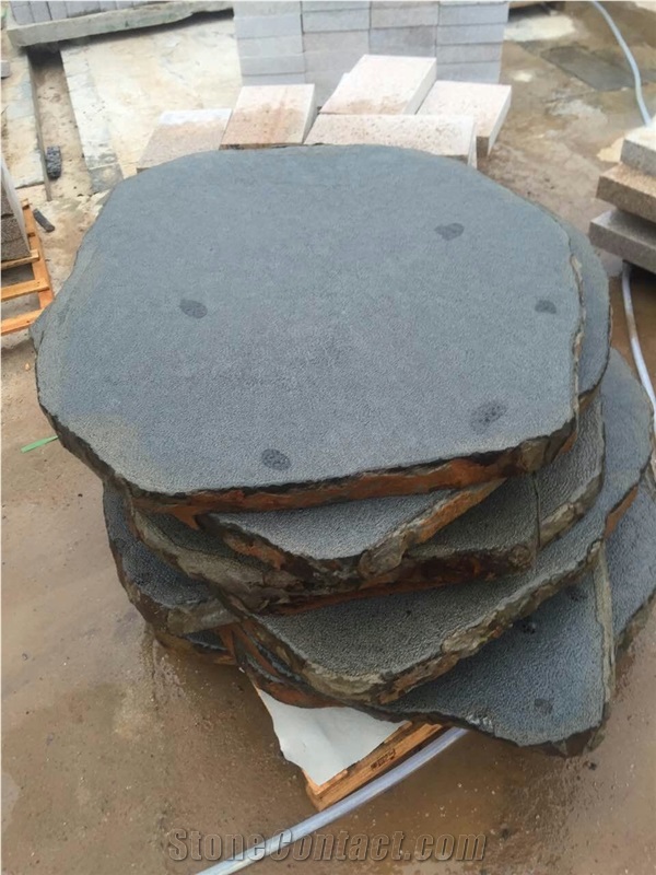Crazy Paver Flagstone Basalt Organic Stepper