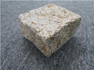 China Rusty Yellow Granite G682 Cobble Stone Paver China Rusty Yellow Granite G682 Cobble Stone Paver