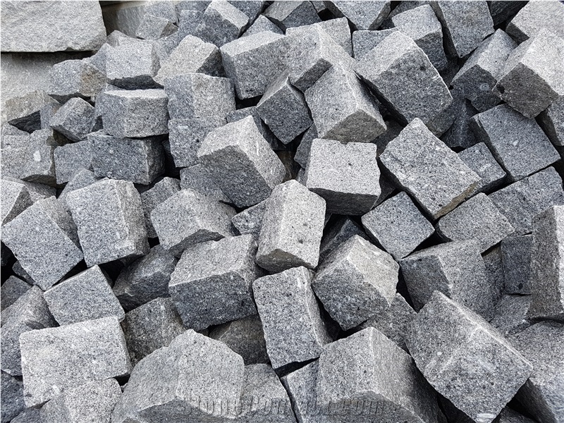 Split Thin Grey Granite Setts