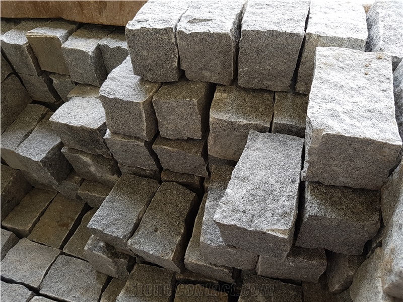 Split Thin Grey Granite Setts