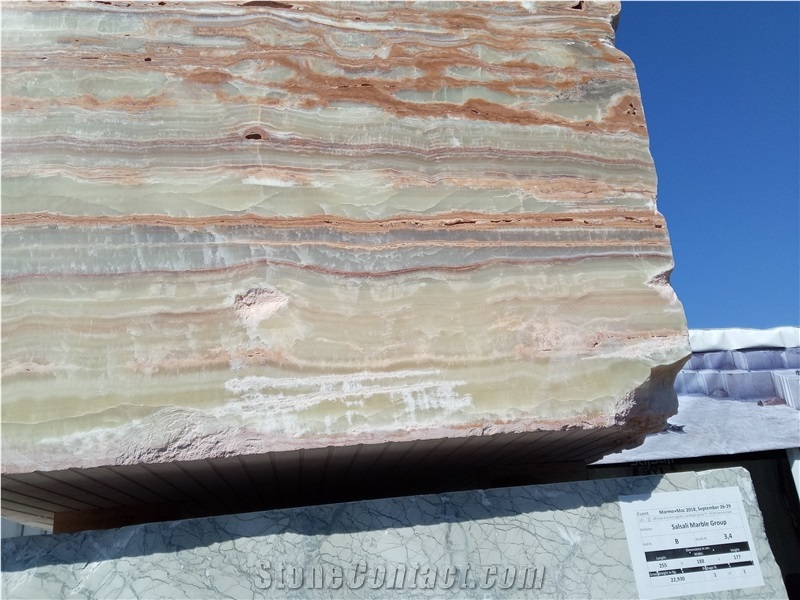 Wooden Onyx Rough Big Blocks in Stockyards