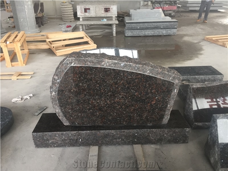 Tan Brown Monument with Rock Pitch Edges