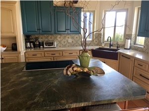 Golden Lightning Granite Island Top, Quartz Perimeter Top