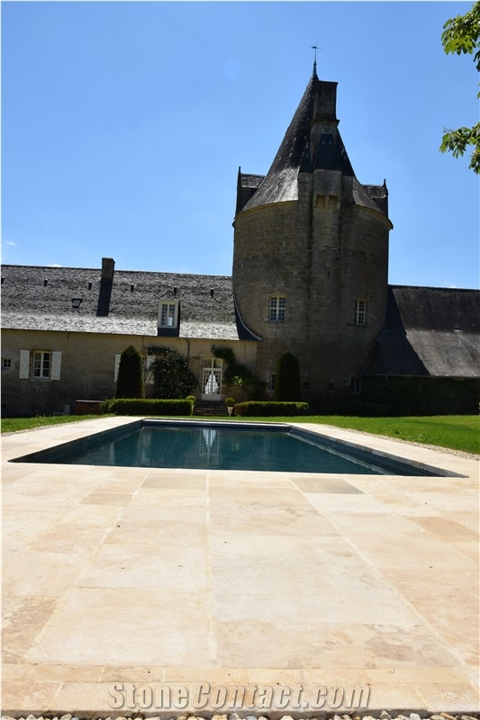 French Limestone Pool Coppings (Pierre De Limeyrat) - Exemples