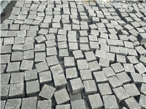 G684 Black Basalt Paving Stone Flamed Finish & Nature Split