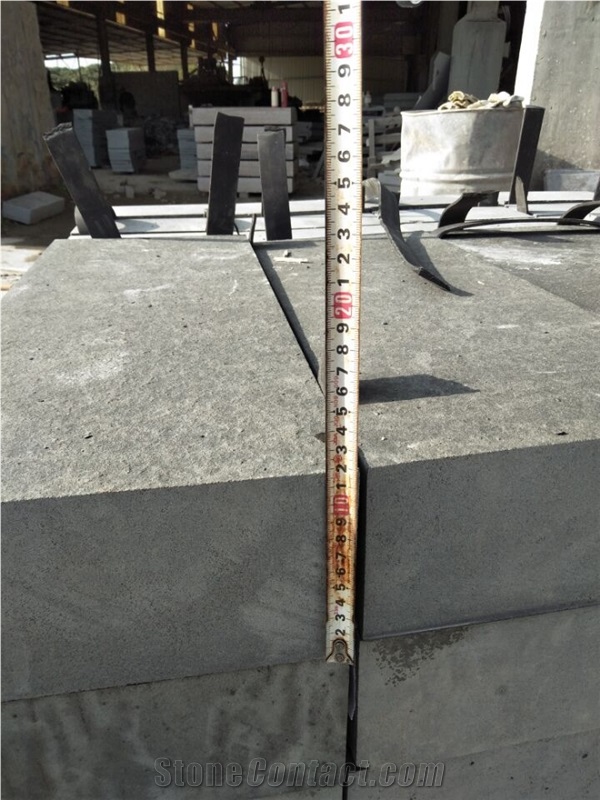 Good Price Chinese Black Basalt Paving Stone Flamed Surface