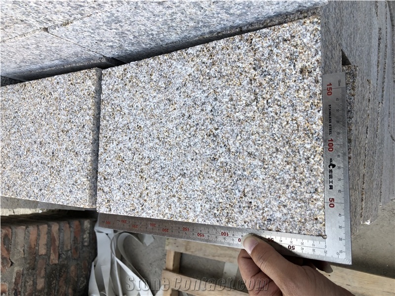Yellow Granite Rustic Granite Paver Bush Hammer Finish