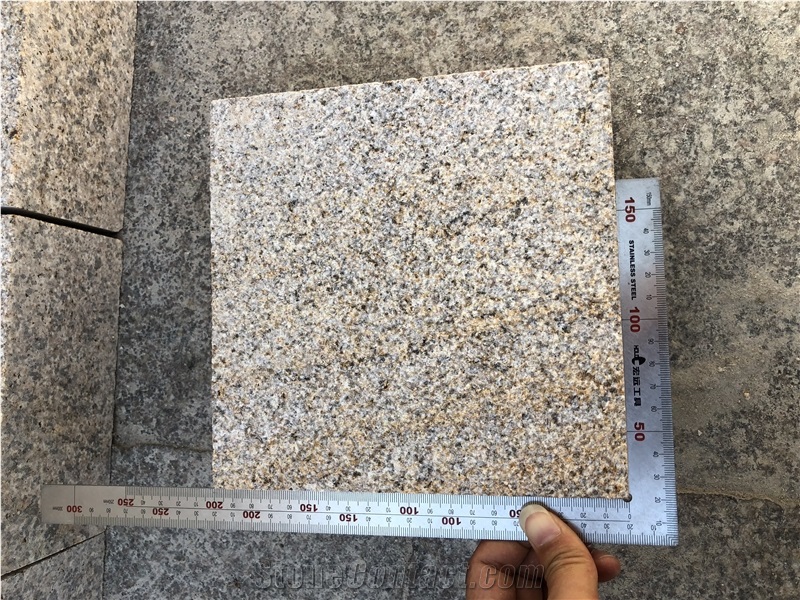 Yellow Granite Rustic Granite Paver Bush Hammer Finish