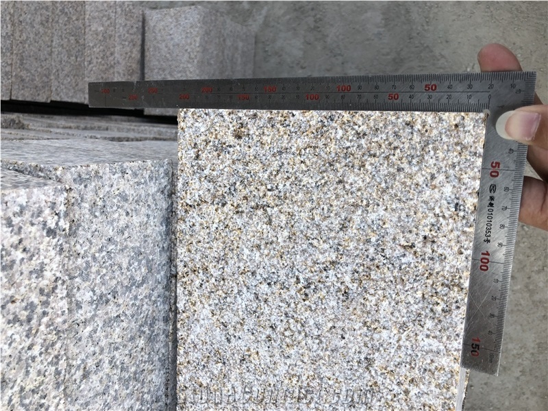 Yellow Granite Rustic Granite Paver Bush Hammer Finish