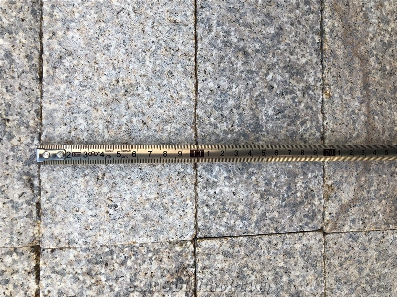 Yellow Granite Rustic Granite Paver Bush Hammer Finish