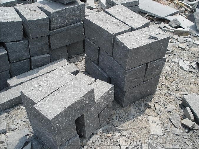Black Basalt Palisade Stone G654