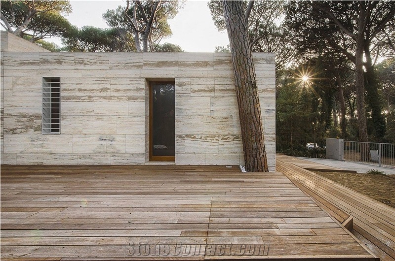 Travertino Chiaro Facade