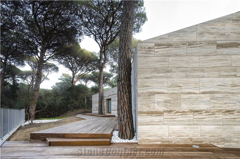 Travertino Chiaro Facade