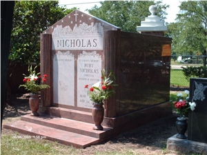 Mountain Red Granite Mausoleum Crypts