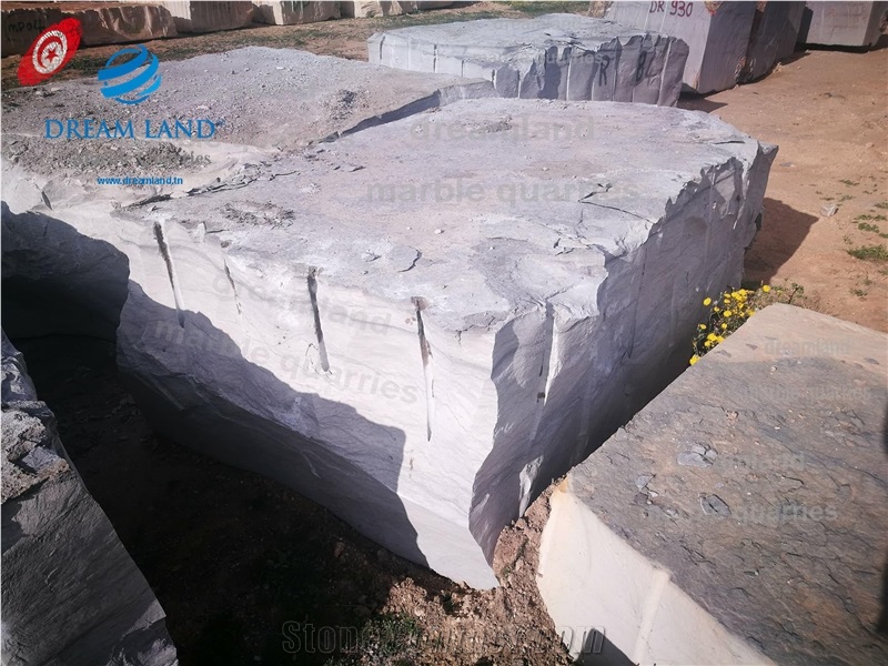 Dreamland Noir Aziza, Black Sahara Marble Blocks