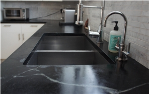 Stylish Performance Of Marquina Collection Of Engineed Quartz Stone
