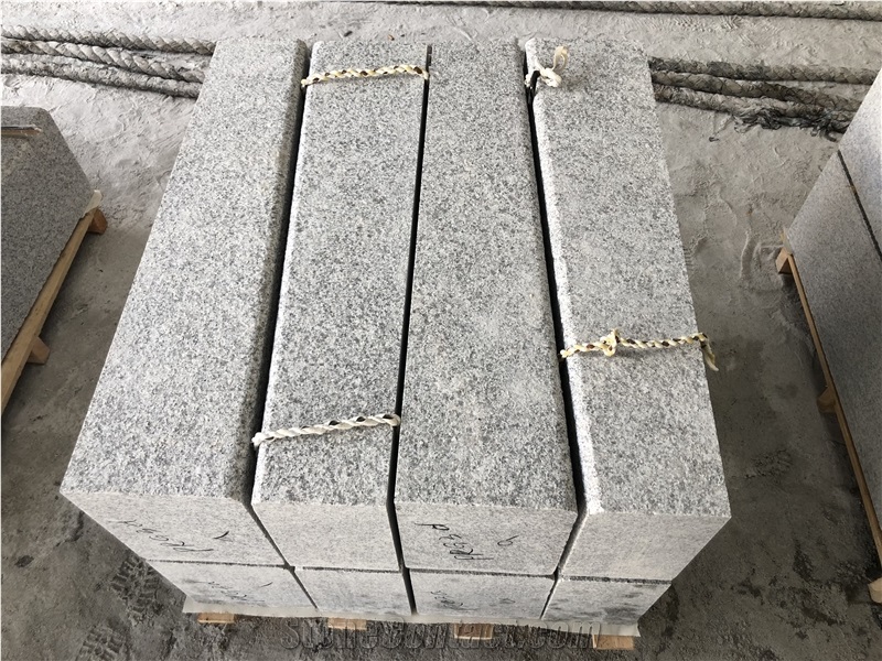 Chinese Light Grey Granite Curved Kerbstone