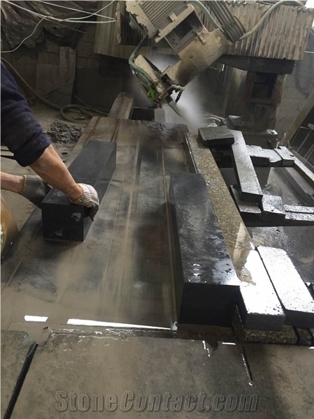 Dark Grey Granite G654 Granite Kerbstone