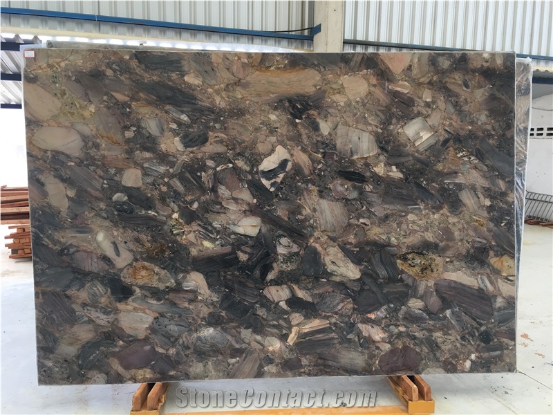 Sette Lune Quartzite Slabs & Tiles